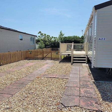 A22 Unity Beach Holiday Resort Unity Brean Sleeps 8 People 3 Bedrooms 1 Pet Stays Free Berrow Dış mekan fotoğraf